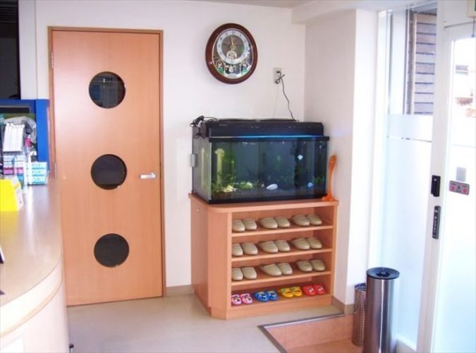 神奈川県川崎市 歯科医院様  90cm淡水魚水槽  設置事例 メイン画像