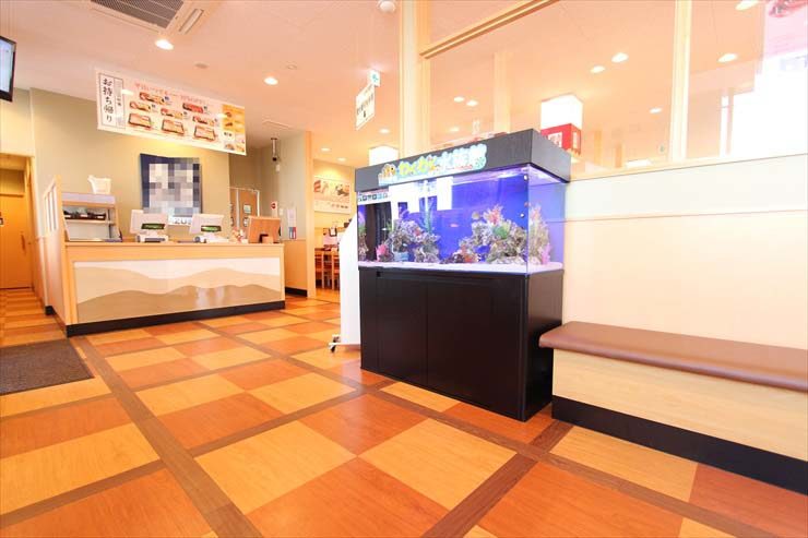 千葉県木更津市 飲食店様  120cm海水魚水槽  設置事例 水槽画像１