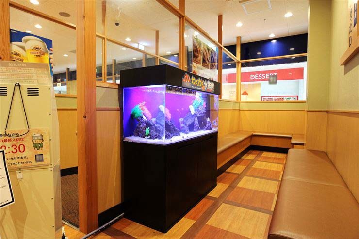 神奈川県川崎市  飲食店  120cm海水魚水槽  設置事例 水槽画像３