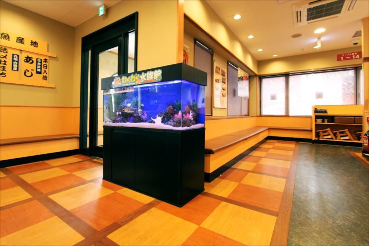 葛飾区　飲食店の待合室に設置　120cm海水アクアリウム 水槽画像３